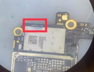 iPhone 13 水没修理 — 修理の様子