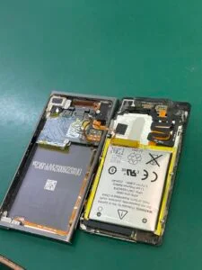 iPod 第5世代 バッテリー交換 — 修理の様子