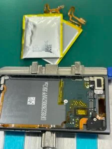 iPod touch 2 バッテリー交換 — 修理の様子