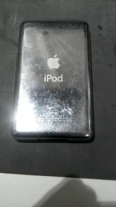 iPod touch 3 通話 マイク修理 — 修理の様子