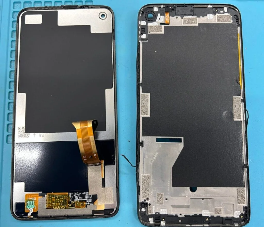 moto E5 ボタン修理 — 修理の様子