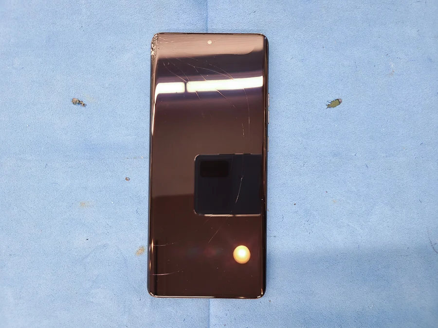 moto g8 power lite 液晶修理 — 修理の様子