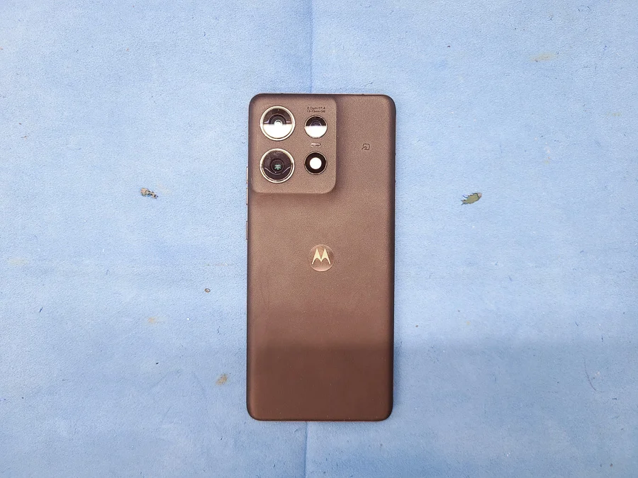 moto g10 画面割れ修理 — 修理の様子