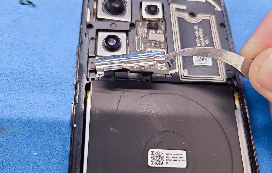 moto g6 plus 液晶修理 — 修理の様子