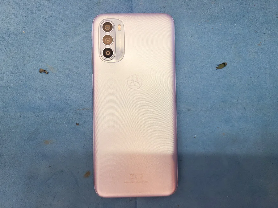 moto g31 液晶修理 — 修理の様子