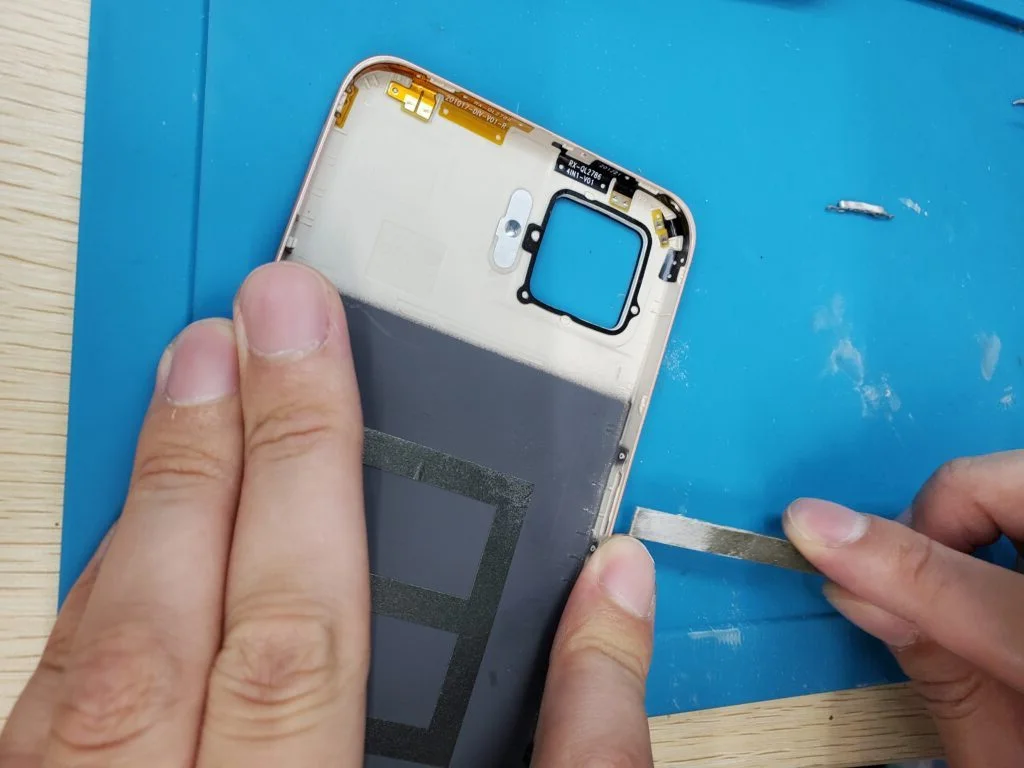 OPPO A55s 5G データ復旧 — 修理の様子