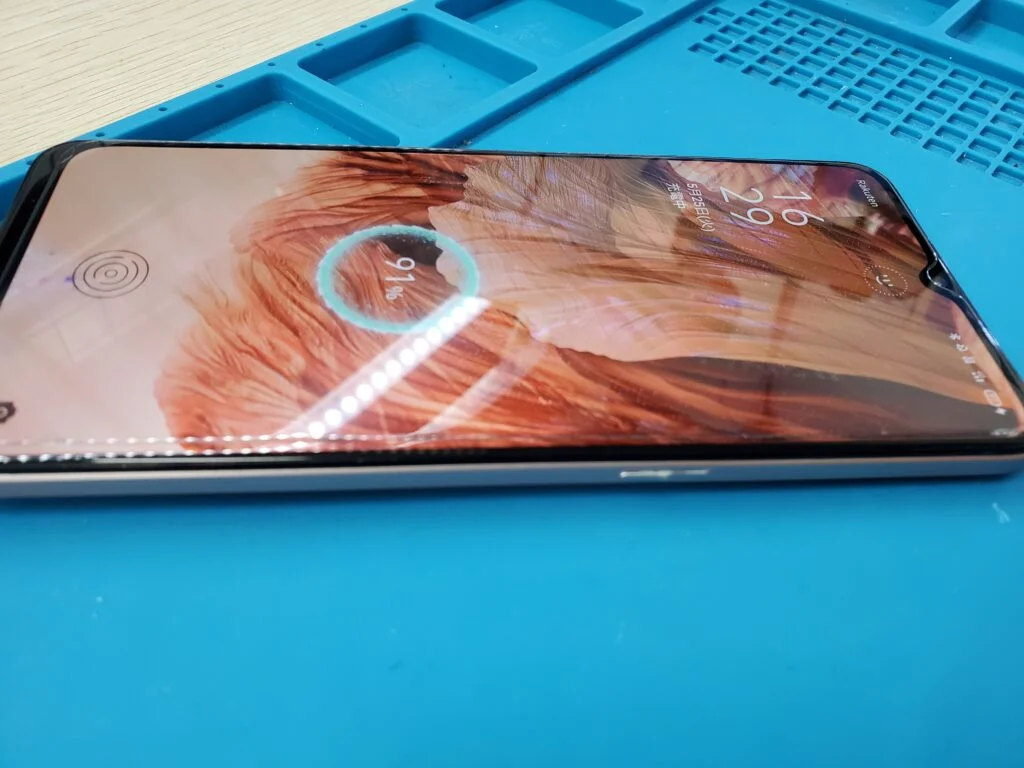 OPPO Find X2 Pro 起動不良修理 — 修理の様子