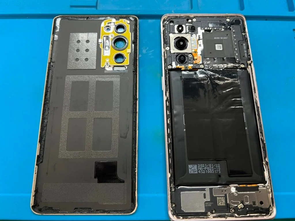 OPPO Reno3 5G 液晶修理 — 修理の様子