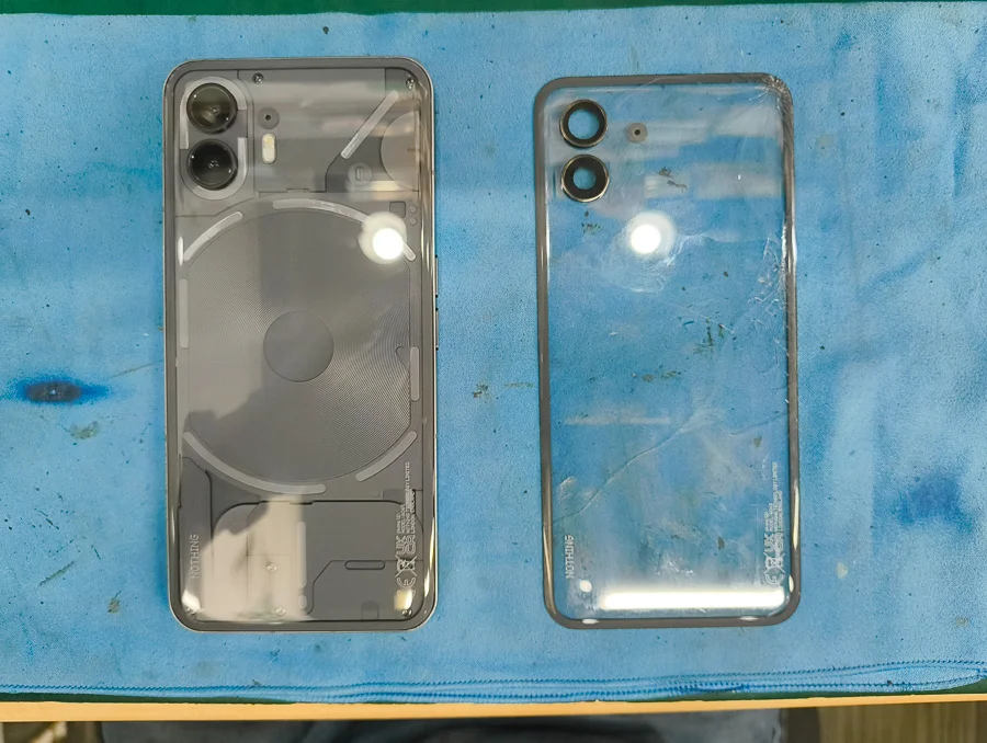 LG K50 背面パネル修理 — 修理の様子