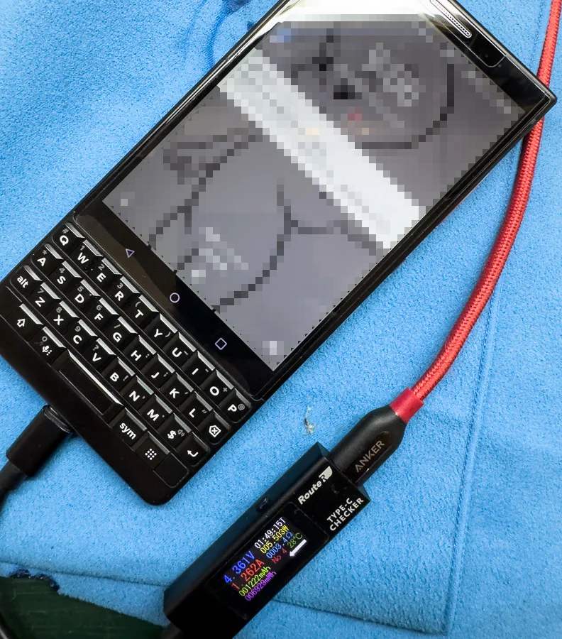 LG V30+ WiFi修理 — 修理の様子