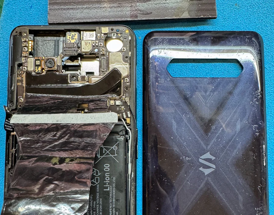 ZTE Libero 2 データ復旧 — 修理の様子