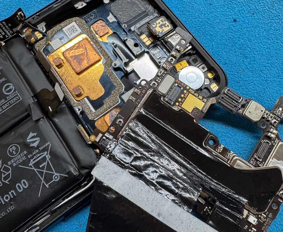 LG Q Stylus データ復旧 — 修理の様子