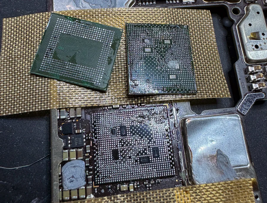 LG V60 ThinQ 5G 無線 WiFi修理 — 修理の様子