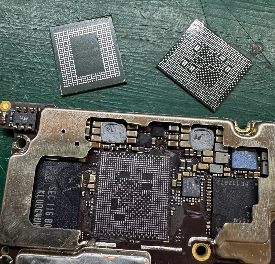 ZTE Libero 5G IV 通信修理 — 修理の様子