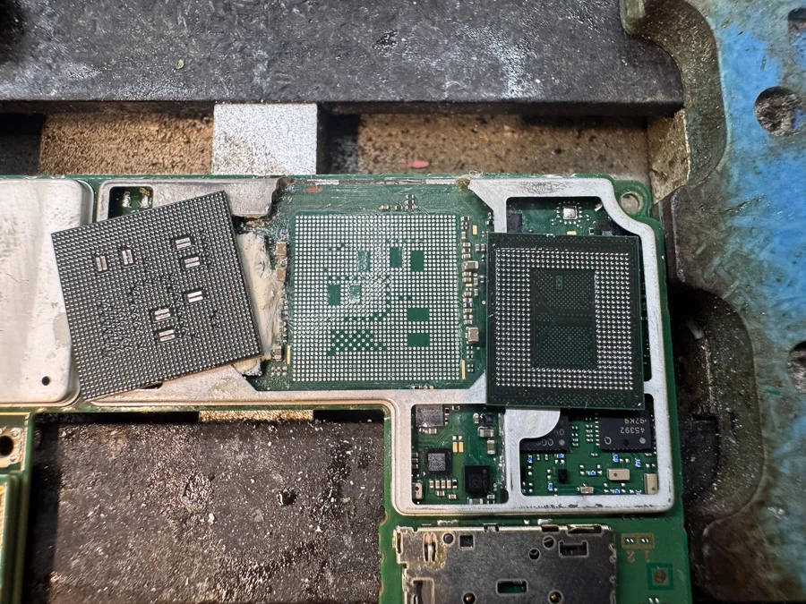 LG V60 ThinQ 5G データ復旧 — 修理の様子