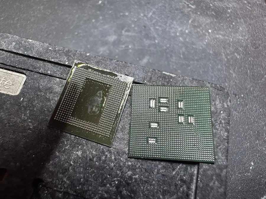 ZTE Libero 3 起動不良修理 — 修理の様子