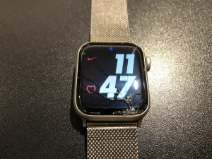 Apple Watch Series 1 GPS & Cellular 42mm 画面割れ修理 — 修理の様子