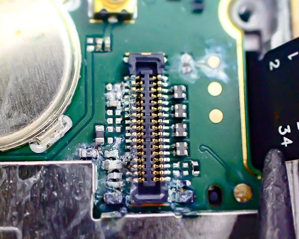 LG style L-03K 液晶修理 — 修理の様子