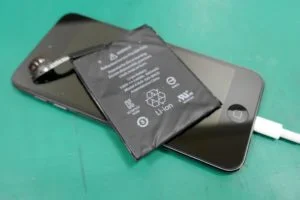 ZTE Libero 5G IV タッチパネル修理 — 修理の様子