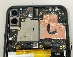 ROG Phone 5 Pro ZS673KS 水濡れ・浸水修理 即日対応 水没修理 — 修理の様子