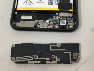 ZenFone Max (M2) ZB633KL 水濡れ・浸水修理 即日対応 水没修理 — 修理の様子