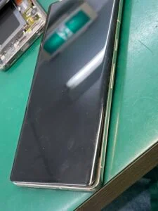 Google Pixel 6a バッテリー交換 — 修理の様子