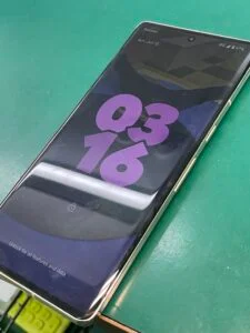 Google Pixel 5 バッテリー交換 — 修理の様子