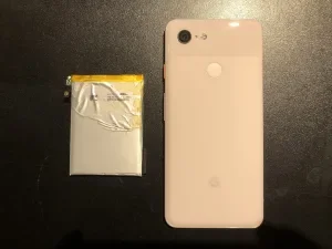 Google Pixel XL バッテリー交換 — 修理の様子