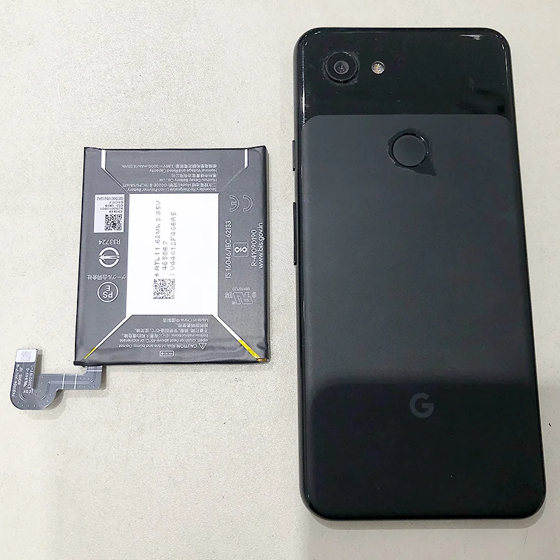 Google Pixel 3 バッテリー交換 — 修理の様子