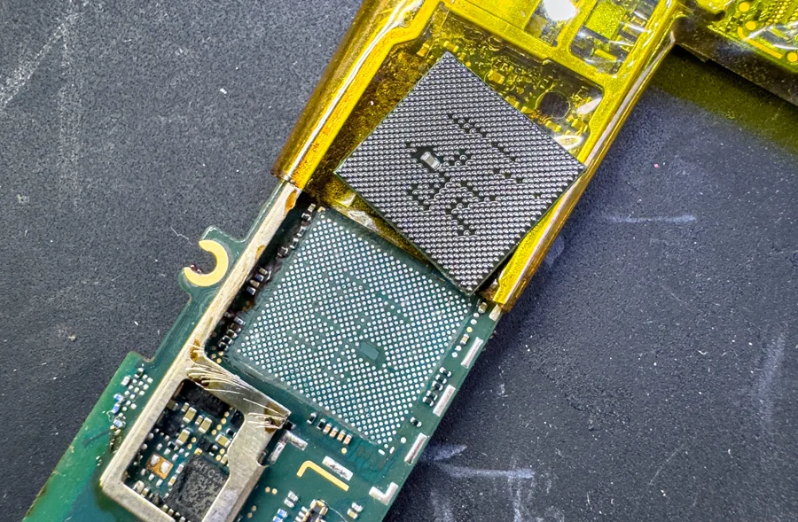 Google Pixel 6a システム修復 — 修理の様子