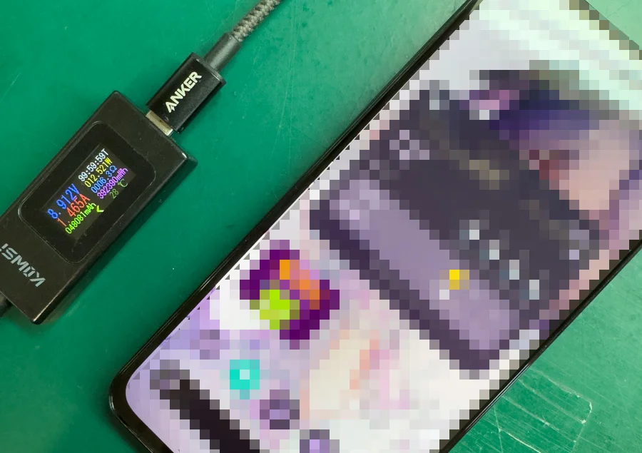 Google Pixel 8 Pro 通信修理 — 修理の様子