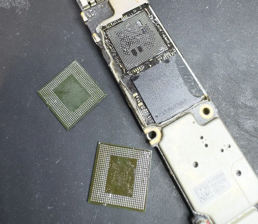 Google Pixel 3 XL WiFi修理 — 修理の様子