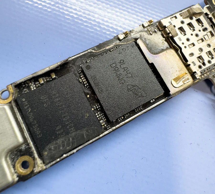 Google Pixel 3a XL 起動不良修理 — 修理の様子