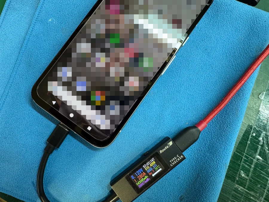 Google Pixel 7 システム修復 — 修理の様子