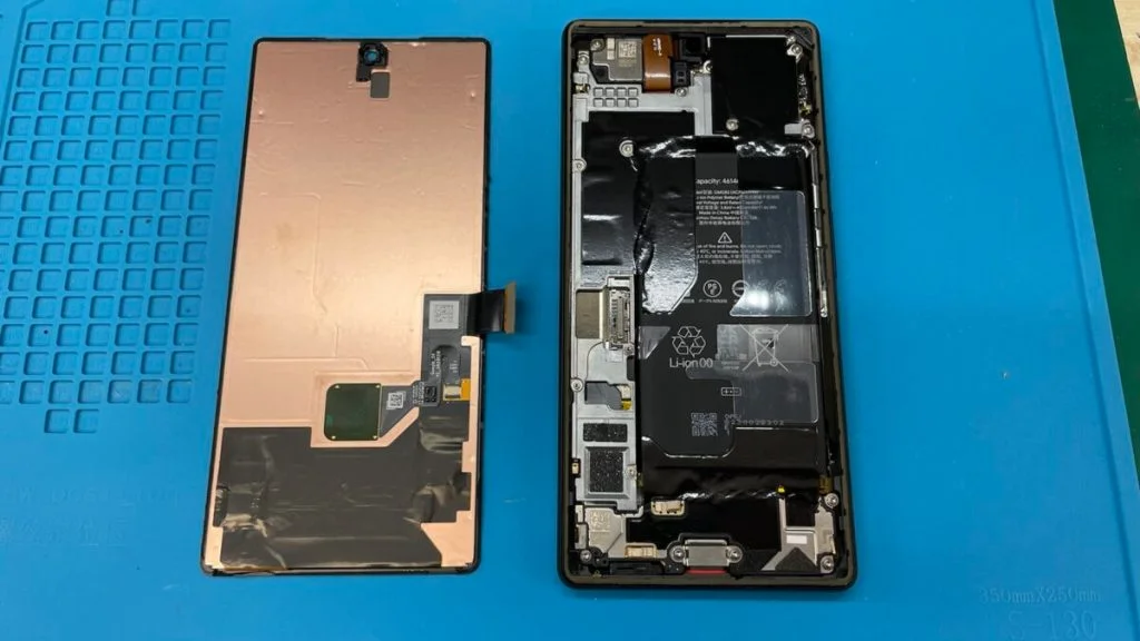 Google Pixel 7a 画面割れ修理 — 修理の様子