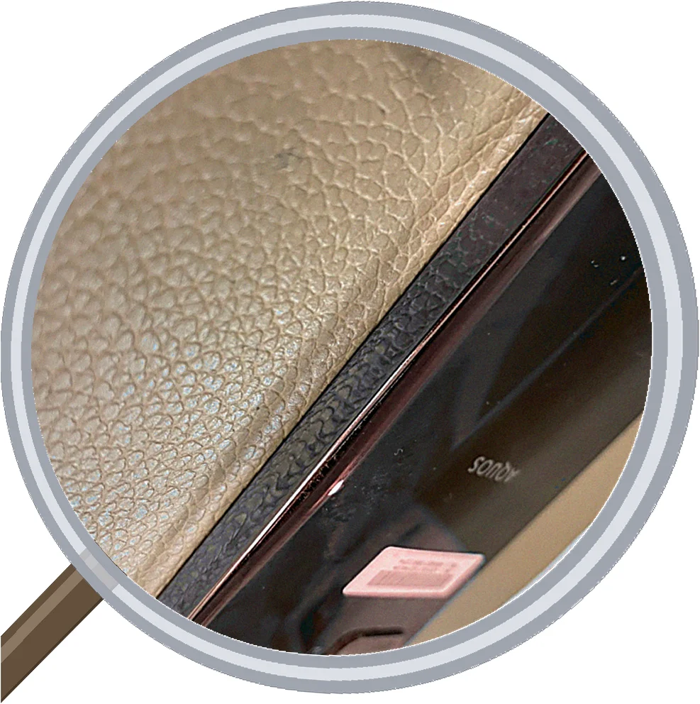 AQUOS zero6のバッテリー交換事例 膨張で背面パネルが浮き上がる — 修理の様子