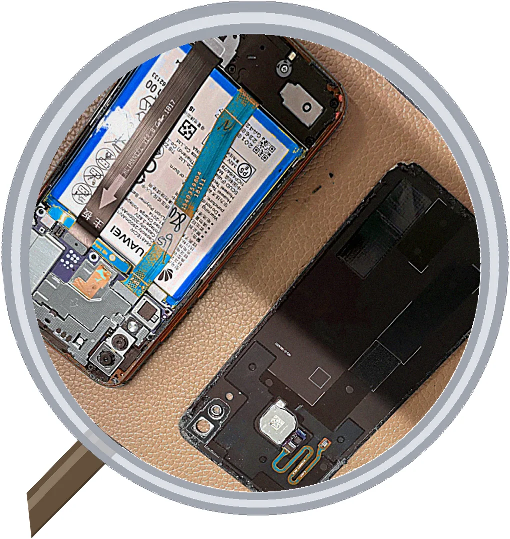 HUAWEI P20 Pro バックカメラガラス交換修理 — 修理の様子