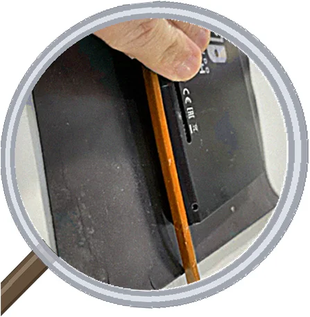 Nintendo Switch故障への対応〜バッテリー交換・ジョイコン修理・画面交換 — 修理の様子