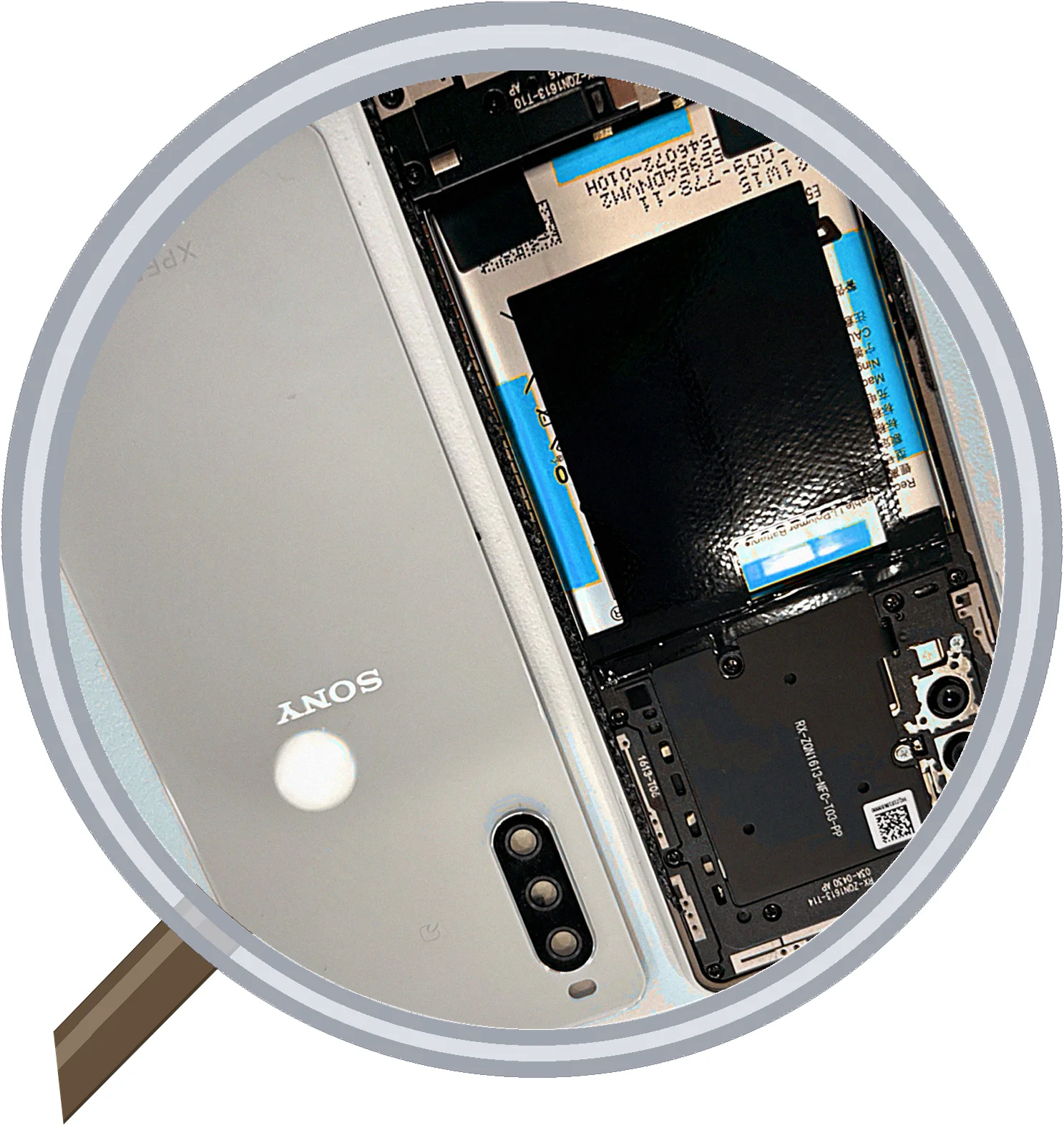 Xperia Xperformanceを発売当初からずっと使ってる人へ。そろそろバッテリー交換の時期 — 修理の様子