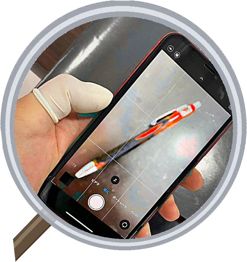 見た目は無傷でも…ピント不良で悩んでいたiPhone11のカメラ修理事例 — 修理の様子