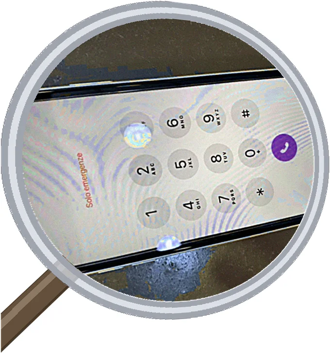 iPhoneの画面が蜘蛛の巣状に割れてた…でも30分で直りました — 修理の様子