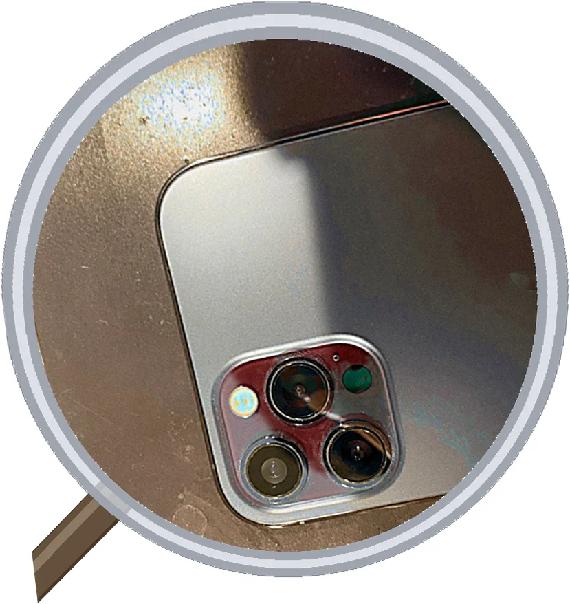 iPhone 12 Pro Maxのカメラレンズが割れた！本体を開けずに交換できます — 修理の様子