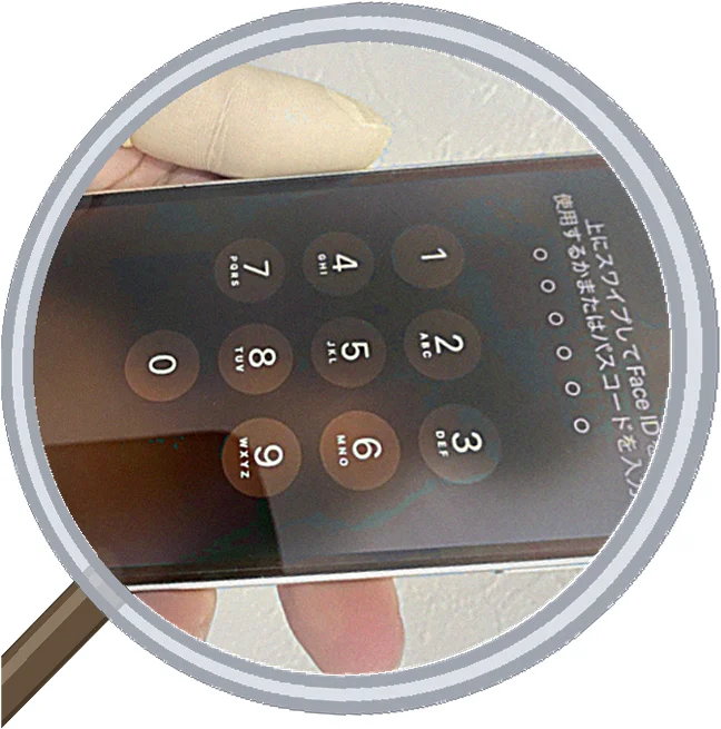 【梅田】背面がバキバキに割れたiPhone12Proの修理【iPhone修理】 — 修理の様子