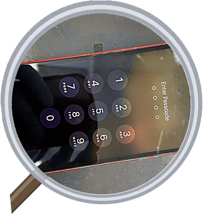 【修理実績】iPhone 13の画面割れを即日対応！保険利用で自己負担ゼロ — 修理の様子