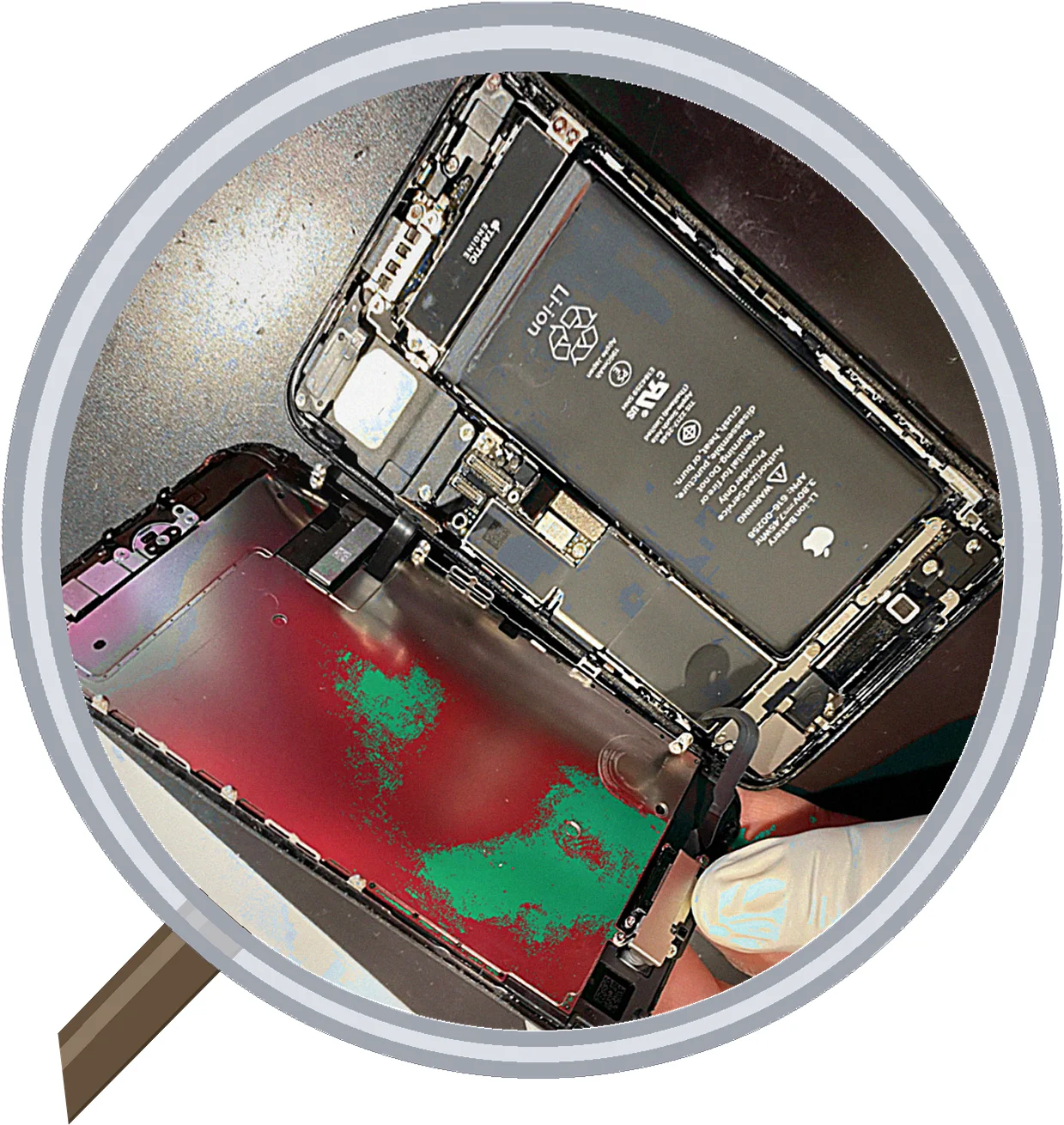 iPhone 7 バッテリーの劣化を防ぐためにストレージ容量を節約する方法 — 修理の様子