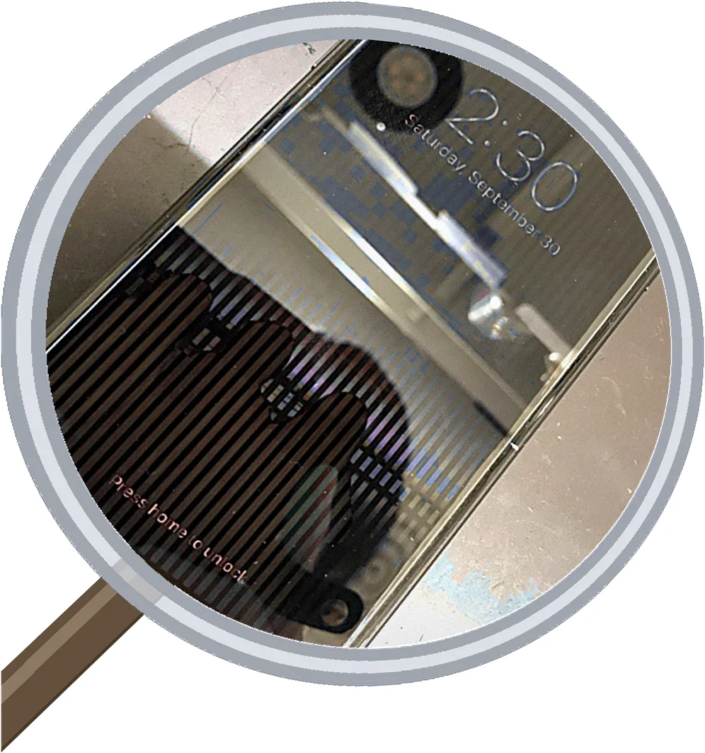 画面割れて何も映らないiPhone 7 Plus — 修理の様子