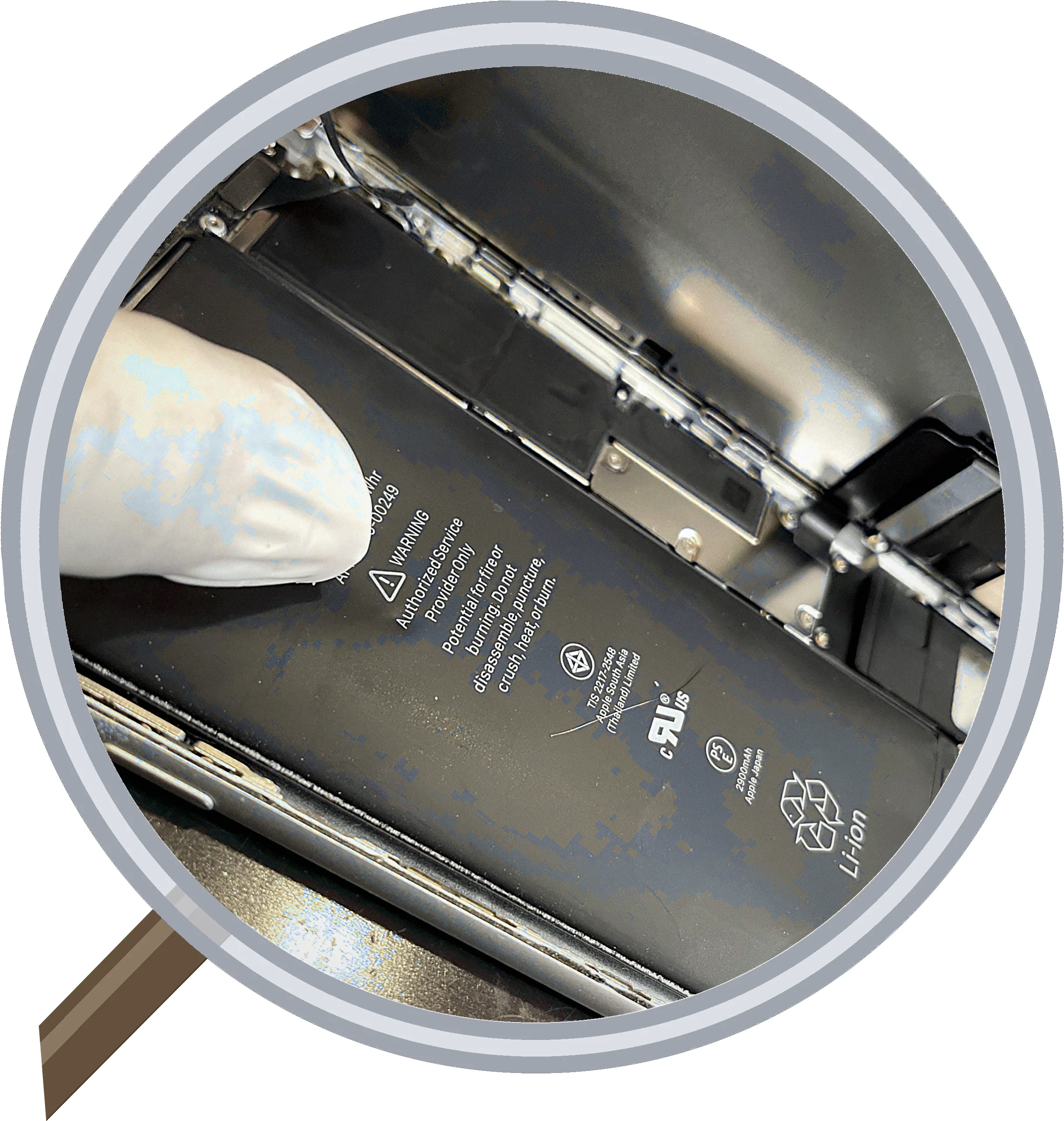 画面割れでタッチが全く効かないiPhone 7を修理してきました — 修理の様子