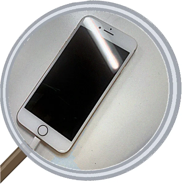 【iPhone 8 充電ポート修理】最短30分データはそのまま！ — 修理の様子