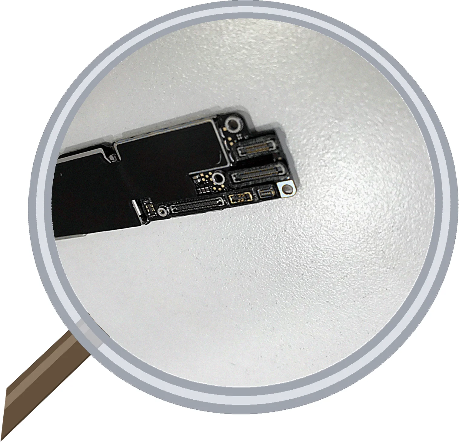 iPhone 8の起動トラブル—詳細な対処法と相談先ガイド — 修理の様子