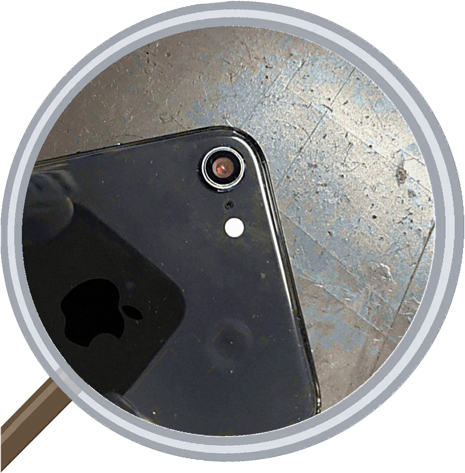 iPhone 8の画面割れ修理ケース — 修理の様子